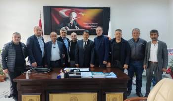 Muhtarlardan Başkan Muammer Özcura’Ya Tebrik
