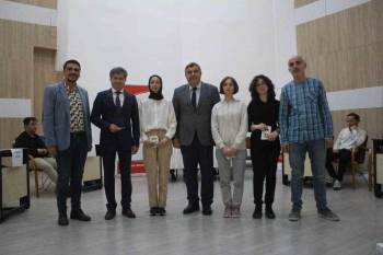 Münazara Müsabakalarının Şampiyonu Süleyman Demirel Fen Lisesi
