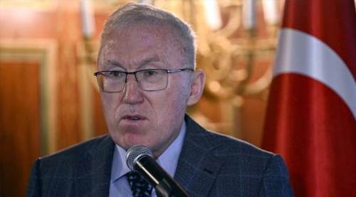 Murat Mercan'a saldırdılar