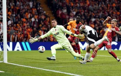 Muslera'nın derbi rekoru: 29 Beşiktaş maçında 15 galibiyet