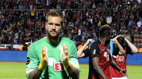 Muslera'nın koltuğuna göz dikti