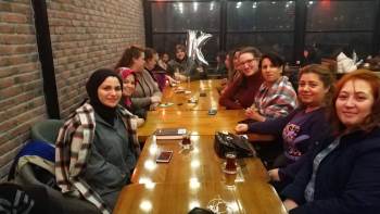 Mutlu Kadın Umutlu Gelecek Yetiştirir
