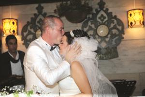 MUTLULUĞA EVET DEDİLER