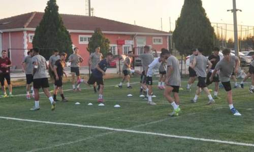 Muttalıp Sahası’nda antrenman yapıyorlar