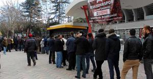 Şimşek Aslan kapışması için kuyruğa girdiler