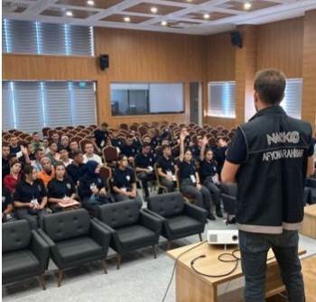 Narkotik Polisi Meslektaşlarına Uyuşturucu İle Mücadele Eğitimi Verdi
