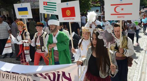 Nasreddin Hoca korteji ile festival başladı