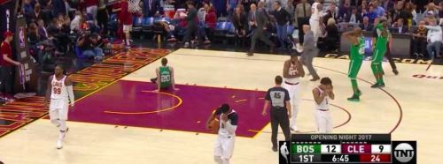 NBA’de sezon bir şok ile başladı! Hayward’ın ayağı kırıldı