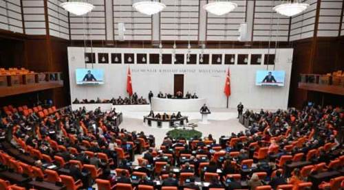 Nebi Hatipoğlu o 14 vekil arasında