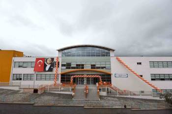 Nejat Ferit Eczacıbaşı İlkokulu Törenle Açıldı
