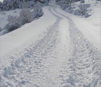 Nisan Ayında Yarım Metre Kar

