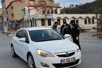 Nüfusunun Yüzde 70’İ Karantinada Olan İlçede Sıkı Denetim
