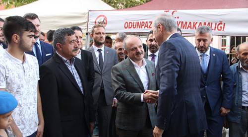 Numan Kurtulmuş'tan şehit evi ziyareti