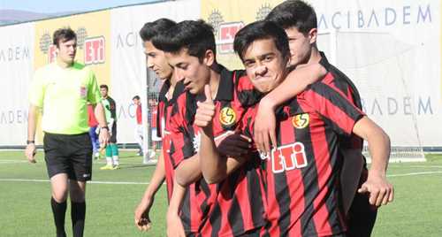 Ö. FARUK MİLLİ TAKIMDA