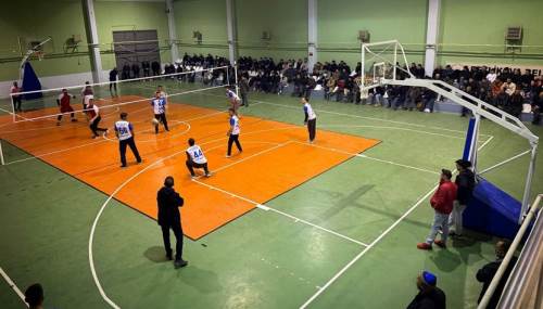 O ilçede voleybol şenliği var