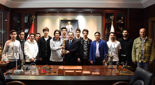 O Kupa'yı Ataç'a verdiler