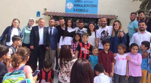 O okula 'Kucak Dolusu Hayal' götürdüler