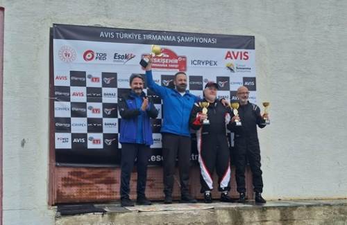 Ödülleri Kalın verdi