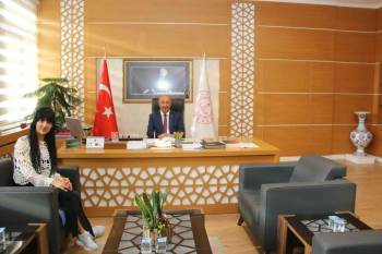Ödüllü Öğretmen Sarıkaya, Müdür Başyiğit’İ Ziyaret Etti
