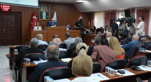 Odunpazarı Belediye Meclisi’nde afiş tartışması! Kazım Kurt’tan çağrı
