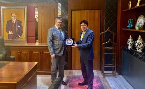 Odunpazarı Kaymakamı Ömer Ulu’ya Türk Dünyası plaketi