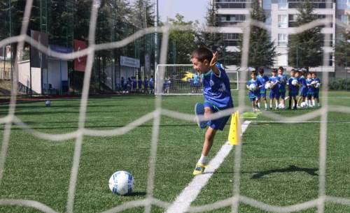 Odunpazarı’nda futbol aşkı: 200 çocuk sahada