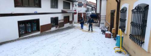 Odunpazarı'nda karla mücadele aralıksız sürüyor