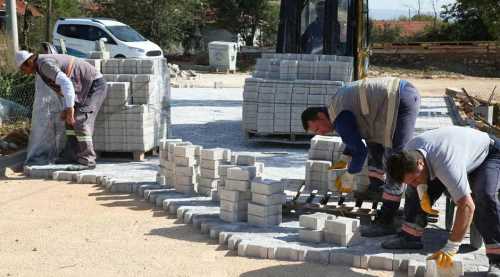 Odunpazarı'nda yol yapım çalışmaları sürüyor