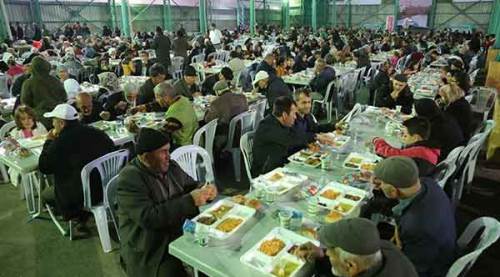 Odunpazarı'nın iftar programında 3 bin kişi oruç açtı