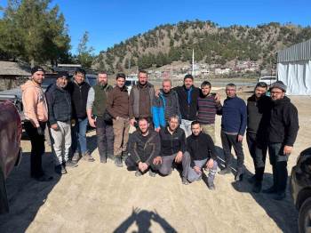 Off-Road Araçları Deprem Bölgesinde Ekiplere Yardımcı Oldu
