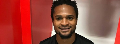 Ofoedu önce imzalattı, sonra evine götürdü!