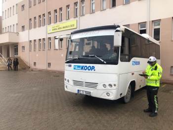 Öğrenci Servis Denetimleri Artarak Devam Ediyor
