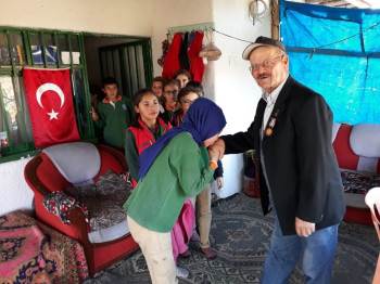 Öğrenciler Gazileri Ziyaret Etti
