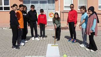 Öğrenciler İlk Kez Golf Oynamanın Sevincini Yaşıyor
