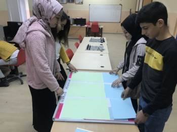 Öğrenciler Okulda Sermaye Piyasalarını Günlük Takip Ediyor
