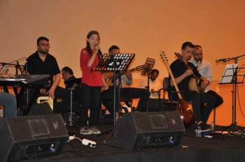 Öğrenciler Türkü Yarışmasında Hünerlerini Sergiledi
