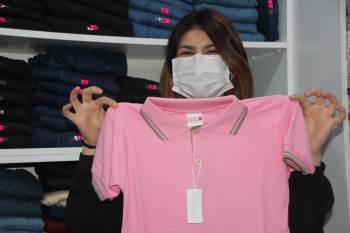 Öğrenciler Ve Velilerde Okul Kıyafeti Telaşı Başladı
