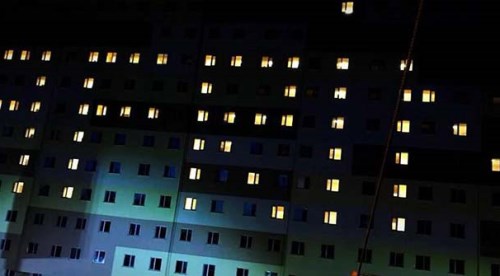 Öğrenciler yurt ışıklarıyla “Afrin” yazdı