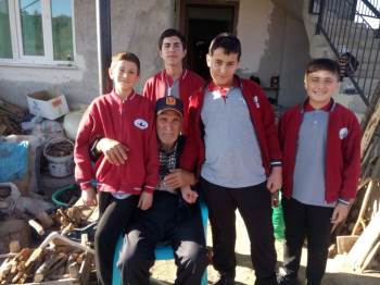 Öğrencilerden Gazilere Ziyaret
