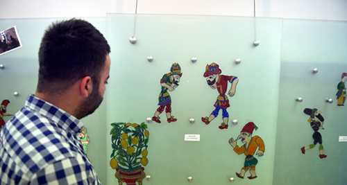 ÖĞRENCİLERDEN KARAGÖZ-HACİVAT SERGİSİ