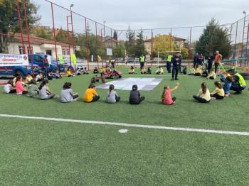 Öğrencilere ’Genel Trafik Kuralları’ Ve ’Yayaların Uyacakları Trafik Kuralları’ Eğitimi
