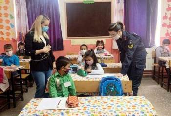 Öğrencilere “Jandarma Çocuk Dergisi” Ve Boya Kalemi Dağıtıldı
