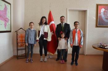 Öğrencilere Cumhuriyet Altını Ödülü
