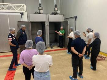 Öğrencilere Et Parçalama Ve Sucuk Yapımı Uygulamalı Gösterildi
