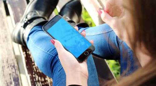 Öğrencilere vergisiz telefon Resmi Gazete'de yayınlandı