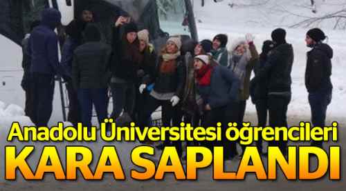 Öğrencileri taşıyan otobüs kara saplandı