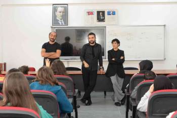 Öğrencilerle Sanat Dolu Sohbet
