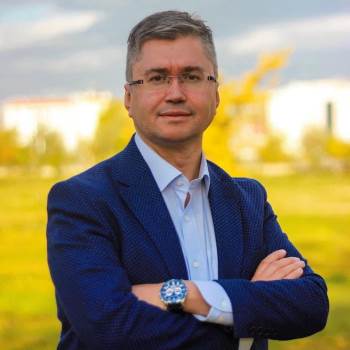 Öğretim Görevlisinden Anlamlı Bağış
