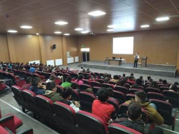 Öğretmen Ve Öğrencilere Seminer
