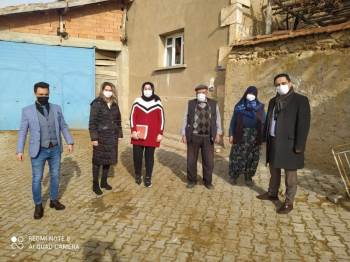 Öğretmenler, Lise Son Sınıf Öğrencileri İçin Test Kitabı Hazırladı
